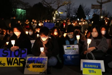 ரஷ்ய துருப்புக்களினால்   சின்னாபின்னமான நகரம்;  இருளில் தவிக்கும் உக்ரைன் மக்கள்!