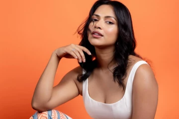 நடிகை அமலா பாலின் கிளாமர் போட்டோஷூட்