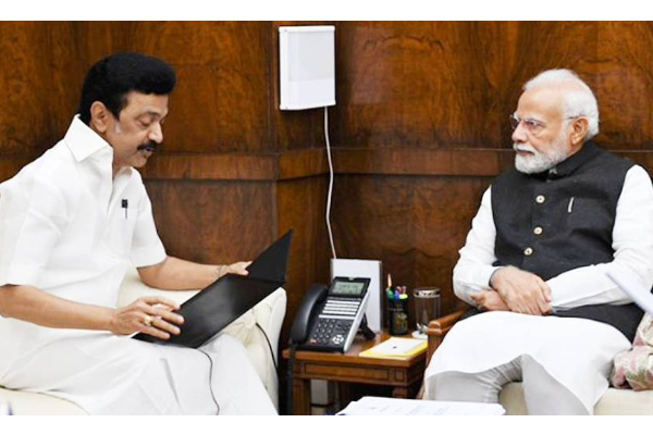 இலங்கை தமிழர்களுக்கு உதவ அனுமதிக்க வேண்டும் - பிரதமர் மோடியைச் சந்தித்து முதலமைச்சர் மு.க.ஸ்டாலின் கோரிக்கை - தமிழ்நாடு
