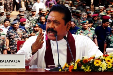 விடுதலைப்புலிகளிடமிருந்து நாட்டை மீட்டவன் நானே..!ஏன் நாட்டைவிட்டு ஓட வேண்டும்: மகிந்த ஆவேசம்