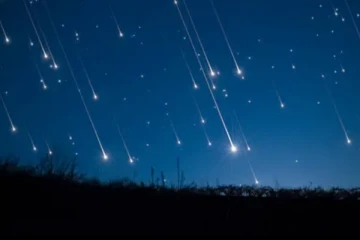 இன்று வானில் தோன்றவுள்ள அரிய காட்சி ; பார்வையிடும் நேரம் இது தான்