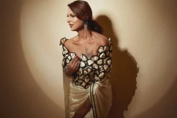 புதிய கார் வாங்கியுள்ள பிக்பாஸ் பிரபலம் நமீதா மாரிமுத்து.. என்ன கார் தெரியுமா?