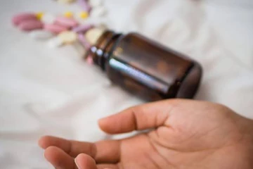 விவாகரத்து பெற்ற தாய், தந்தை கைவிட்டதால் பிள்ளைகள் செய்த அதிர்ச்சி செயல்