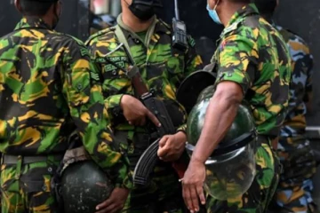 பொலிஸ் விசேட அதிரடிப்படையினரிடம் ஆயுதங்களுடன் சிக்கிய சந்தேக நபர்!