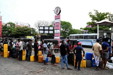 அத்தியாவசிய சுகாதார சேவைகளுக்கு மட்டுமே எரிபொருள்!