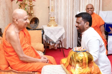 மகாநாயக்க தேரர்களை சந்தித்த ஜனாதிபதி அனுர