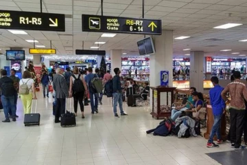 கட்டுநாயக்க விமான நிலையத்திற்கு வந்த இரண்டு பெண்கள் அதிரடி கைது!