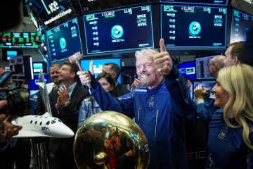 விண்வெளிக்கு சுற்றுலா செல்ல இலவச டிக்கெட் விற்பனை!