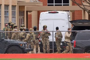 துப்பாக்கியுடன் யூத கோவிலுக்குள் புகுந்து பிணைக்கைதியாக்கிய நபர்: அவர் விடுத்த கோரிக்கை