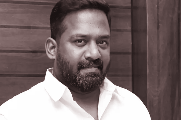 இறுதி சடங்கில் நடனமாடிய ரோபோ சங்கர் மனைவி - வைரலாகும் காணொளி | Wife Dances At Robo Shankar S Funeral Viral Video