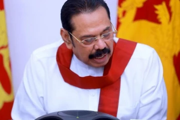 ஊடகவியலாளர்களிடம் கோபமடைந்த மஹிந்த (Video)