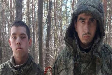 உக்ரைனில் சிக்கிய முதல் ரஷ்யக் கைதிகள்; புத்திக்கு உரைப்பது போல் சத்தமிட்ட பெண்மணி