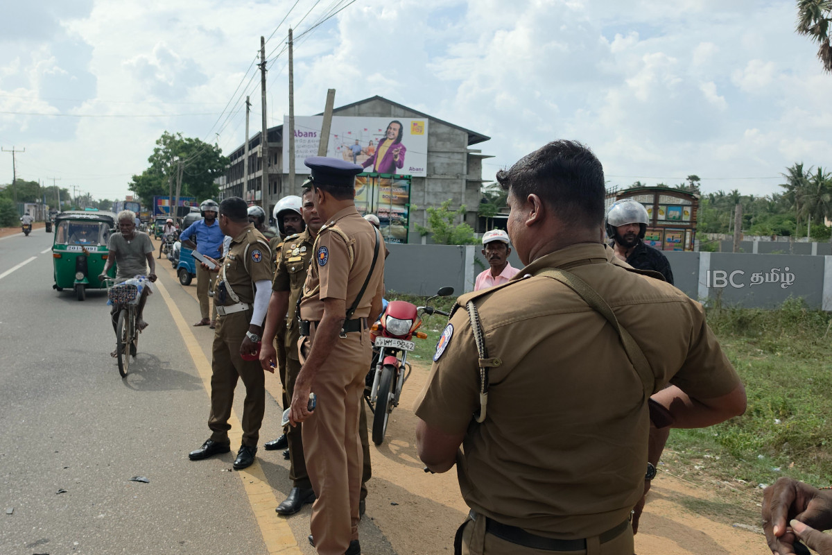 யாழில் கோர விபத்து : இரு இளைஞர்கள் ஸ்தலத்திலேயே பலி! | Accident In Jaffna Two Youth Dead On The Spot