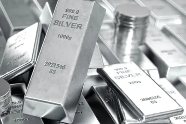 புதிய உச்சத்தை நோக்கி நகரும் தங்கத்தின் விலை: நகை வாங்க காத்திருப்போருக்கு சோகமான செய்தி | Gold Price In India Gold Price Sri Lanka