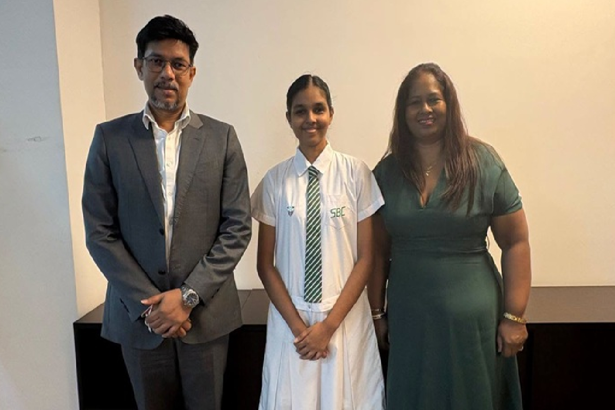 நாட்டுக்கு பெருமை; சர்வதேச விண்வெளிப் பயிற்சிக்குத் தேர்வான இலங்கை மாணவி! | Sri Lankan Student Selected Space Training