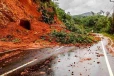 දිස්ත්‍රික් කිහිපයකට නායයෑම් ‍රතු නිවේදනයක් ‍- ජනතාවට දැඩි විමසිල්ලෙන් සිටින ලෙස දැනුම්දීමක්