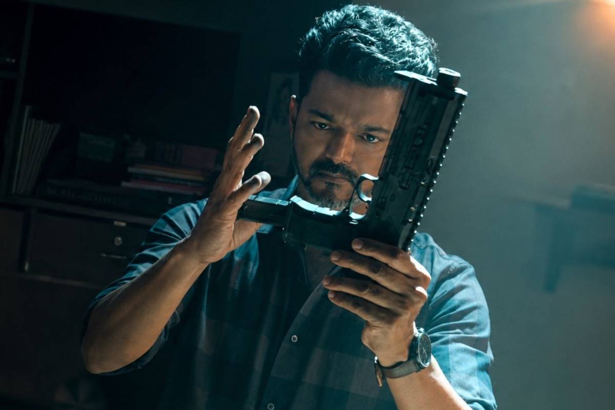 விஜய்யின் கடைசிப்படமான ஜனநாயகன் டைட்டில் கார்ட்... வைரலாகும் போட்டோ | Vijay Jananayagan Movie Title Card Photo Viral