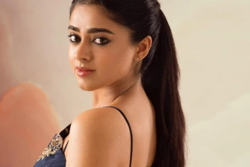 Dimple எங்க போச்சு? நடிகை சித்தி இத்னானியின் அழகிய போட்டோஷூட்