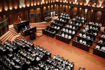 එක් එක් අමාත්යංශ සදහා දිවුරුම් දුන් නව රාජ්ය අමාත්යවරු ලැයිස්තුව මෙන්න..ශෂින්ද්ර,ගීතා,සනත් නිශාන්තත් ඒ අතර ..
