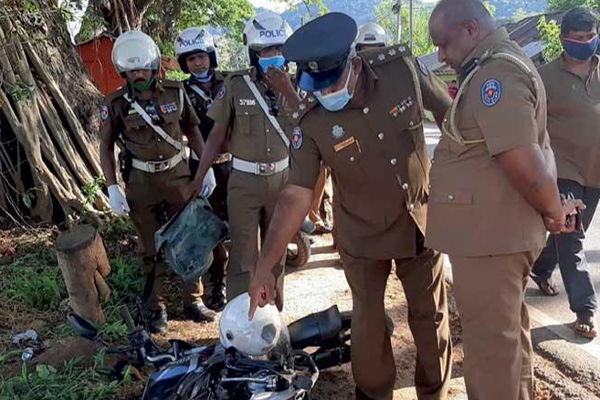 விபத்தால் மனைவியை இழந்த கணவன்! | The Husband Who Lost His Wife In An Accident