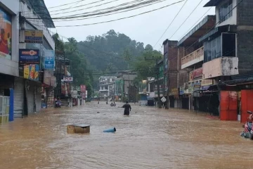 வரலாறு காணாத வெள்ளம்; மக்களின் அவல நிலை