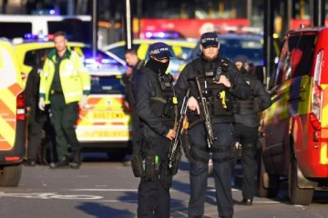 லண்டனில் பட்டப்பகலில் நடந்த பகீர் சம்பவம்: ஆபத்தான நிலையில் இளைஞன்!