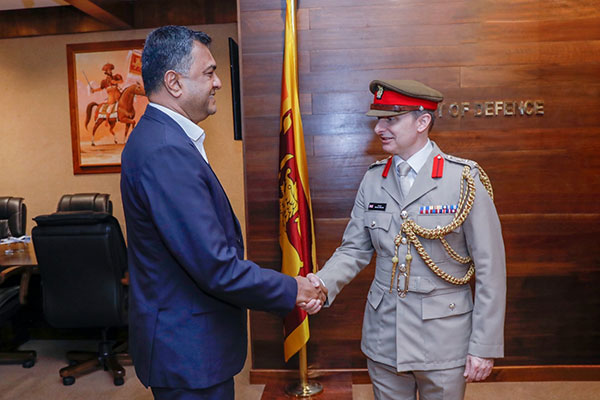 புதிய ஐக்கிய இராச்சிய பாதுகாப்பு ஆலோசகர் பாதுகாப்பு செயலாளரை சந்தித்தார் | New Uk Security Advisor Meets Defence Secretary