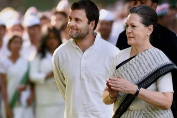 நடைபயணம்: ராகுல் காந்தியுடன் இணையும் சோனியா காந்தி! | Sonia Gandhi Arrives In Join Bharat Jodo Yatra