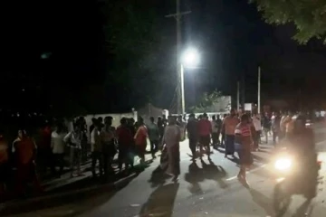 அம்பாந்தோட்டை வீரகட்டிய பகுதியில் பதற்றம்! பொலிஸாருக்கும் பொதுமக்களுக்கும் இடையில் கடும் மோதல்