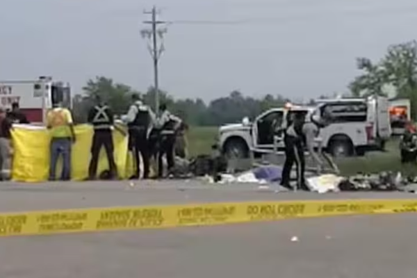 கனடாவில் கோர விபத்து - 15 பேர் பலி(படங்கள்) | Today Canada Accident 15 Deaths New Update