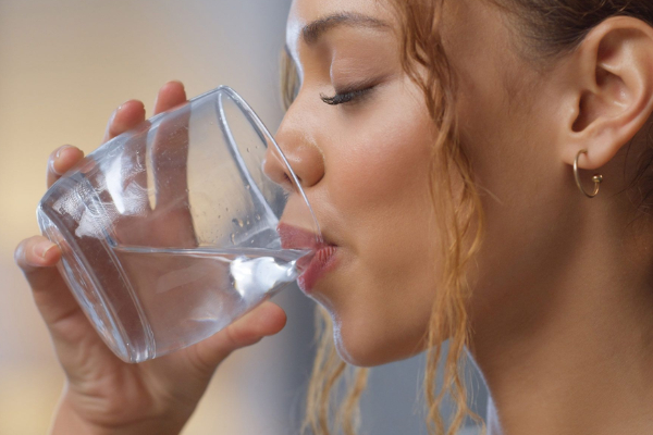 அதிகமாக தண்ணீர் குடித்தால் ஆபத்து.., ஒரு நாளைக்கு எவ்வளவு தண்ணீர் குடிக்க வேண்டும்? | How Much Water Should You Drink Per Day In Tamil