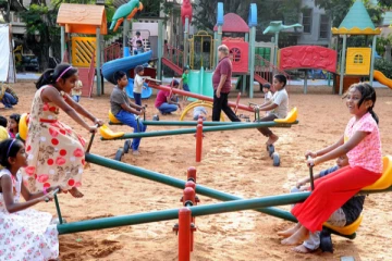 வவுனியாவில் இரு திருடிகள்; அவதானம் மக்களே!