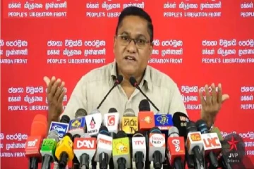 நாட்டை திவாலாக்கிய ஒரு குடும்பம்:பிரதமர் தம்பியை காப்பாற்ற மறைமுக அச்சுறுத்தலை விடுத்தார்