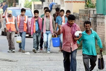 வடமாநில தொழிலாளர்கள் பயப்பட வேண்டாம் , வதந்தி பரப்பினால் கடும் நடவடிக்கை : தமிழக அரசு எச்சரிக்கை