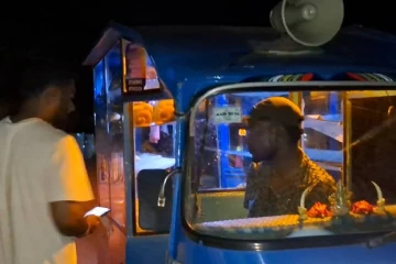 வெற்றிலை மென்றுகொண்டு வெதுப்பக வியாபாரத்தில் ஈடுபட்டவருக்கு எதிராக சட்ட நடவடிக்கை