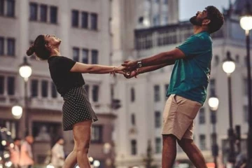 உலக புகழ்பெற்ற தீவில் நயன் விக்கி ஹனிமூன் கொண்டாட்டம்! ஒரு நாள் வாடகை மட்டுமே இவ்வளவா?