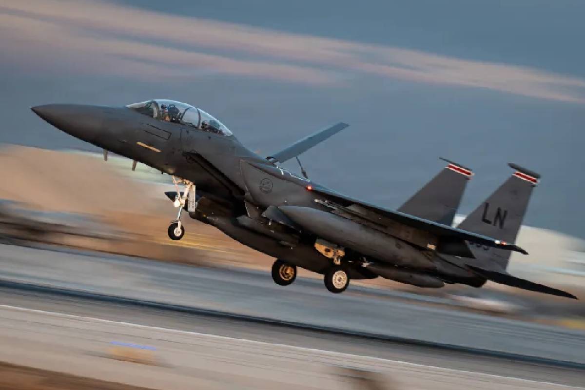 ஈரானிய வான்பரப்பில் சுட்டு வீழ்த்தப்பட்ட அமெரிக்க போர் விமானம்! விமானியை பிடித்தால் பரிசு - நேரடி மோதல் வெடிக்கும் அபாயம் | Us Fighter Jet Shot Down By Iran