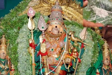 திருச்செந்தூர் முருகன் கோவிலில் வெற்றிலை பரிகாரம்