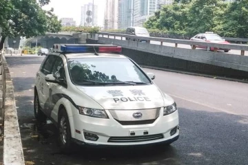 சுரங்கப்பாதைக்கு அருகே மயங்கி கிடந்த சிறுவன்: அதிர்ச்சியடைந்த பொலிஸார்!