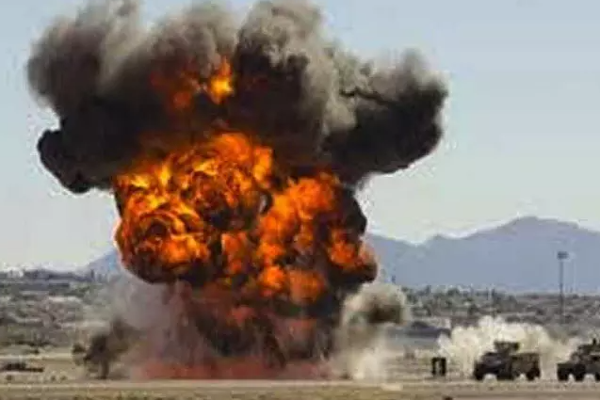 வெடிகுண்டு விபத்தில் ராணுவ அதிகாரி பலி! | Army Officer Killed In Bomb Accident