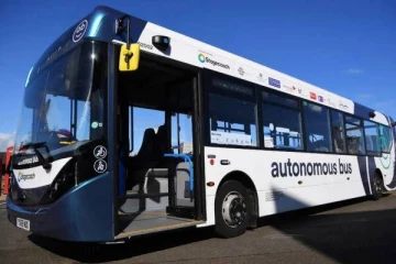 பிரித்தானியாவில் முதல்முறையாக ஓட்டுநர் இல்லாத பேருந்து!