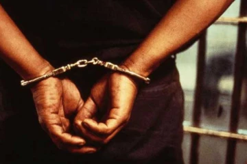 இணையத்தில் நிதிமோசடி: பலர் சிக்கினர்