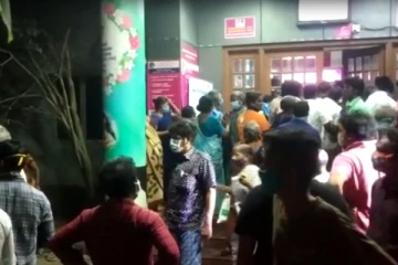 அரசு மகப்பேறு மருத்துவமனையில் மின்கசிவால் தீ விபத்து..! குழந்தைகள் நலம்..!