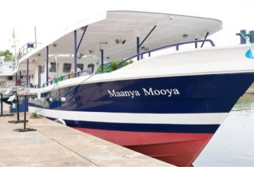 இலங்கையில் மிகப்பெரிய மீன்பிடிக் கப்பல் தயாரிப்பு!