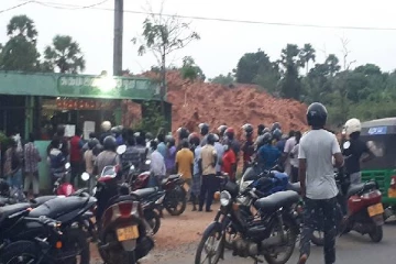 சுகாதார அமைச்சின் அனுமதியின்றி திறக்கப்பட்ட மதுபானக்கடைகள்