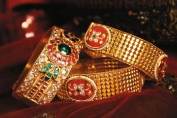 ஒருவழியாக சற்று குறைந்த தங்கம் விலை - இன்றைய நிலவரம்!