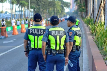 பிலிப்பைன்ஸில் ஏற்பட்ட சாலை விபத்தில் அரசு ஊழியர்கள் 7 பேர் பரிதாப பலி