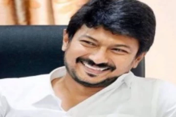 செங்கலைக் காட்டி மோடியைக் கலாய்த்த உதயநிதி ஸ்டாலின்