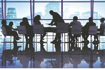 அரச நிறுவனம் ஒன்றின் 8 அதிகாரிகளுக்கு 11 கோடி ரூபாய் சம்பளம்