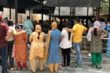 கொரோனாவால் இறந்த தந்தை: மன வேதனையில் மகள் மேற்கொண்ட விபரீத முடிவு! பகீர் சம்பவம்